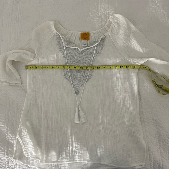 Boho style relaxed 100% cotton top, with silver thread detail. - Picture 7 of 9